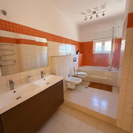 Tatil Evi Marisol Breeze - Coastal Escape In Costa Da Caparica Charneca (Setubal)