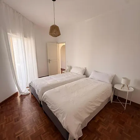 Marisol Breeze - Coastal Escape In Costa Da Caparica